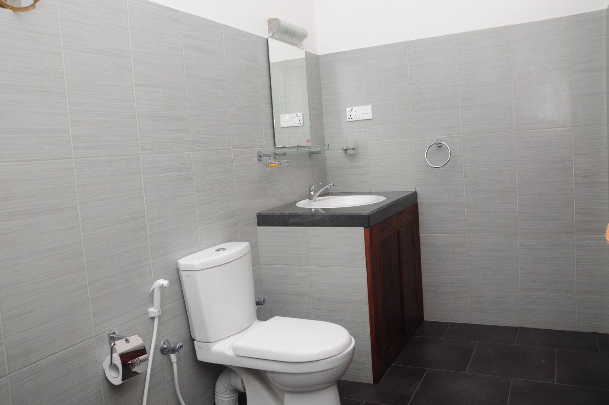 Traveller'S Home Hotel Tissamaharama Rum bild